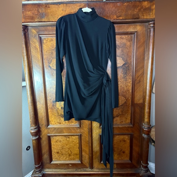 EUC SKAIST TAYLOR- Helena Drape Front Dress. Size 6 - Picture 2 of 8